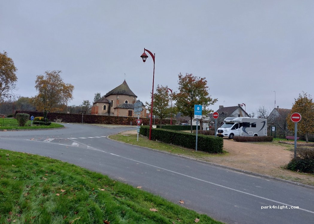 (03230) Paray-le-Frésil - Le Bourg — foto 5