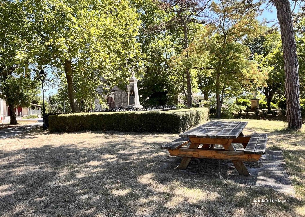 (31540) Vaux - Chemin de l'Église — foto