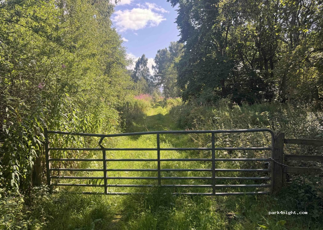 (PH18 5TZ) Blair Atholl - B8079 — foto
