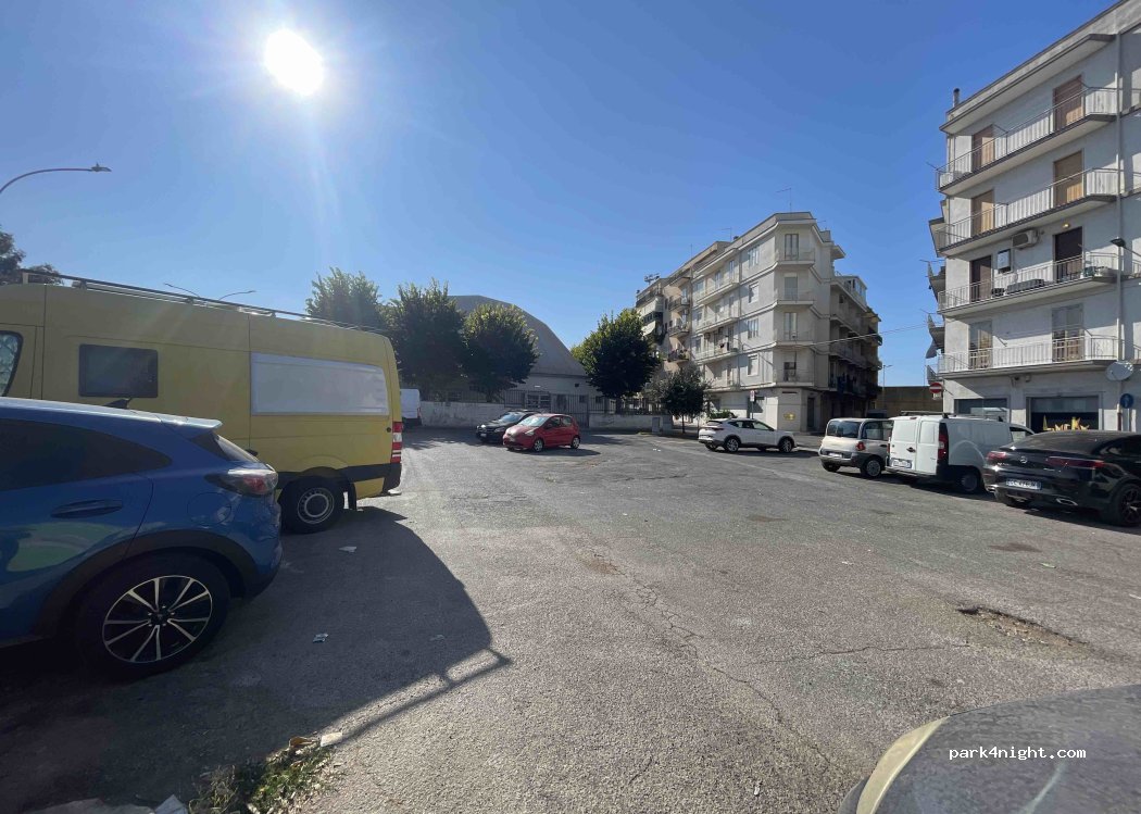 (72017) Ostuni - Via Tommaso Nobile — foto