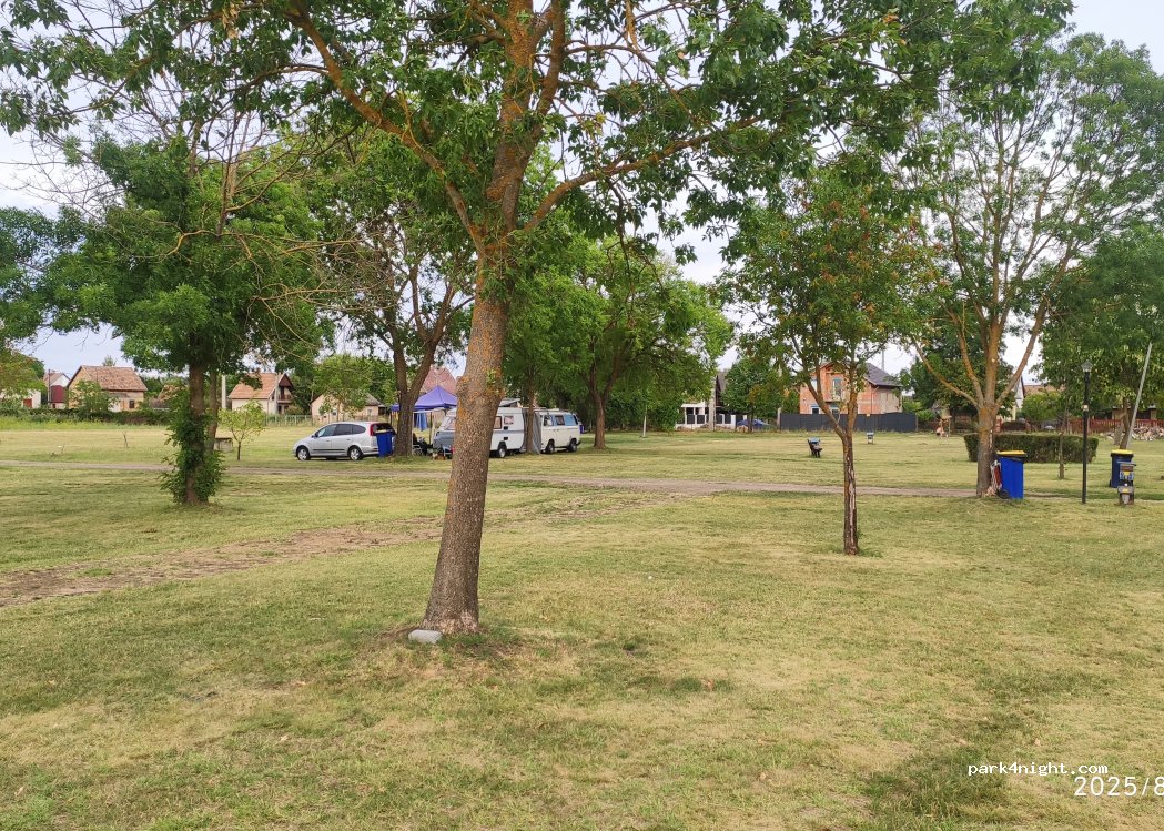 Tóalmási Szent András Gyógyvizes Strand, Kemping és Ifjúsági Tábor — foto 5