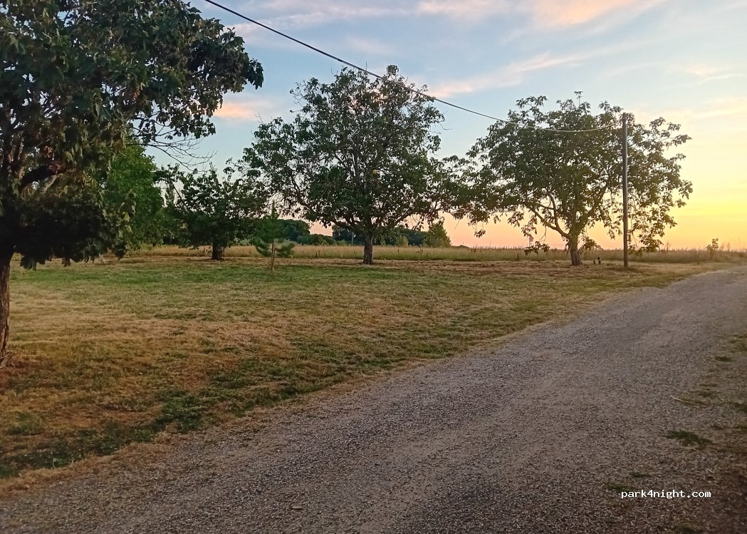 (47360) Lacépède - D 298 — foto
