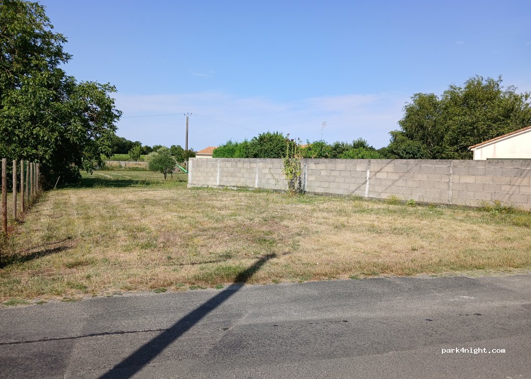 (17500) Saint-Simon-de-Bordes - Chemin de Chez Daufour — foto