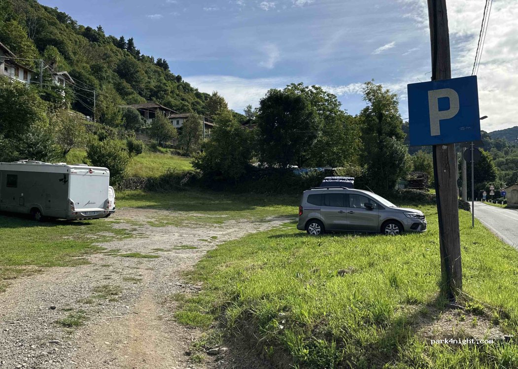 (28016) Miasino - Viale delle Rimembranze — foto 2