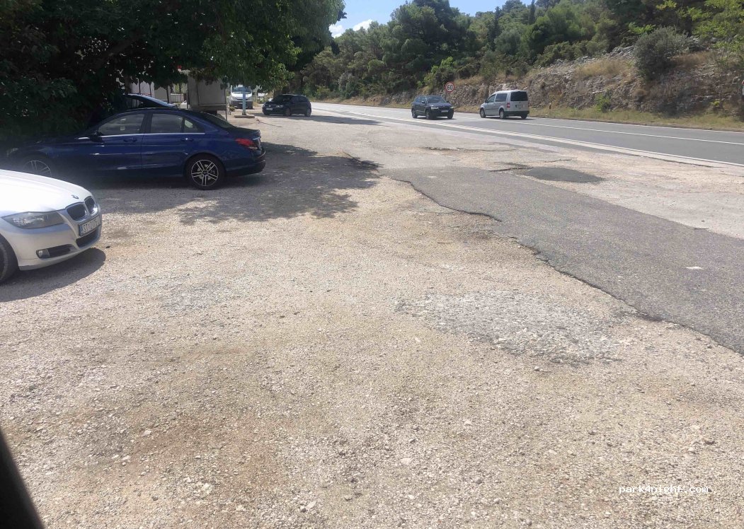 (22103) Šibenik - Ulica 72. bojne Vojne policije — foto