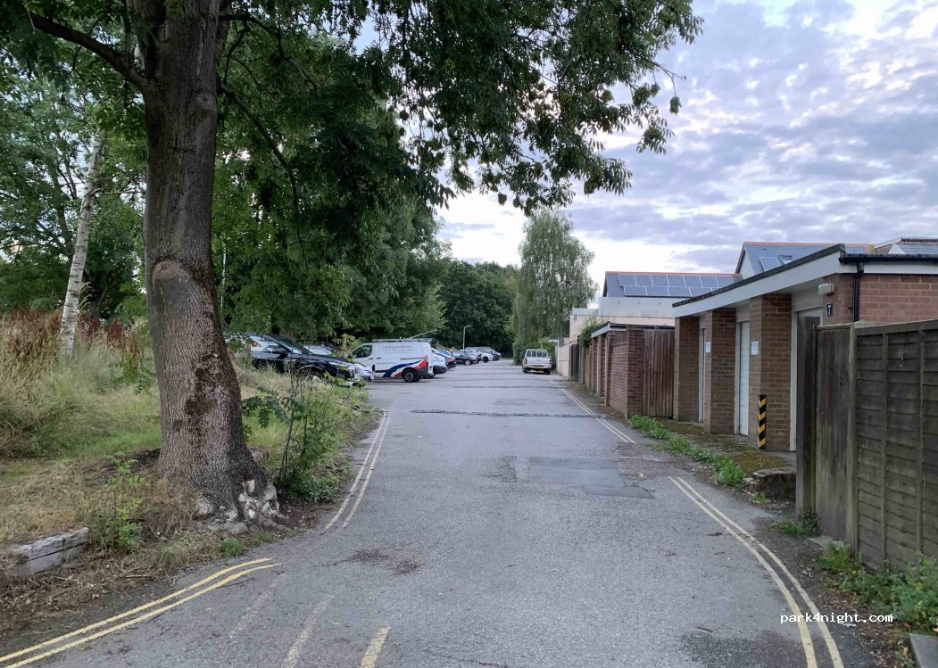 (RH13 6EH) Horsham - Higgins Way — foto 2