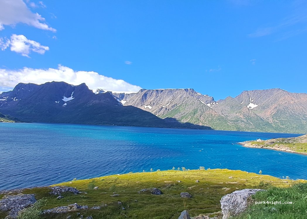 (9552) Øksfjord - 882 — foto