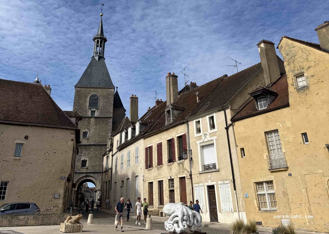 (89200) Avallon - Impasse du Collège — foto 2