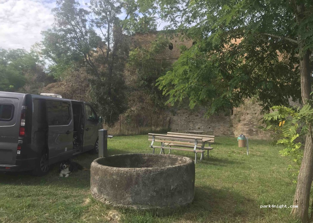 (61025) Montelabbate - Via Castello — foto