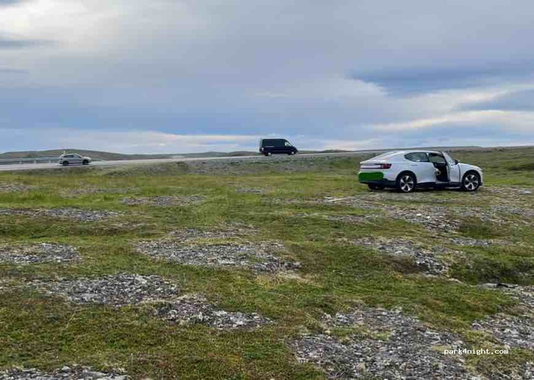 (9751) Honningsvåg - Skarsvågveien — foto