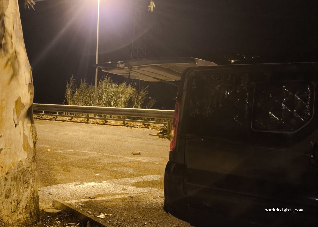 (88040) Gizzeria - Area di parcheggio Laghetti La Vota — foto