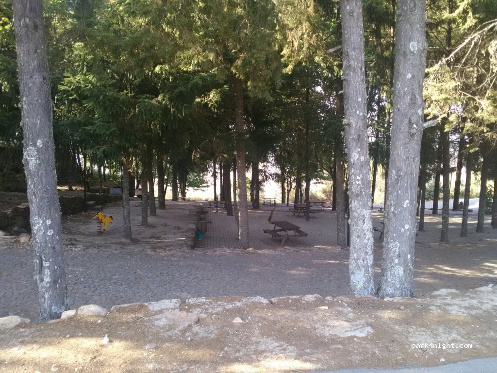(5070) Sanfins do Douro - Rua do Cruzeiro — foto 2