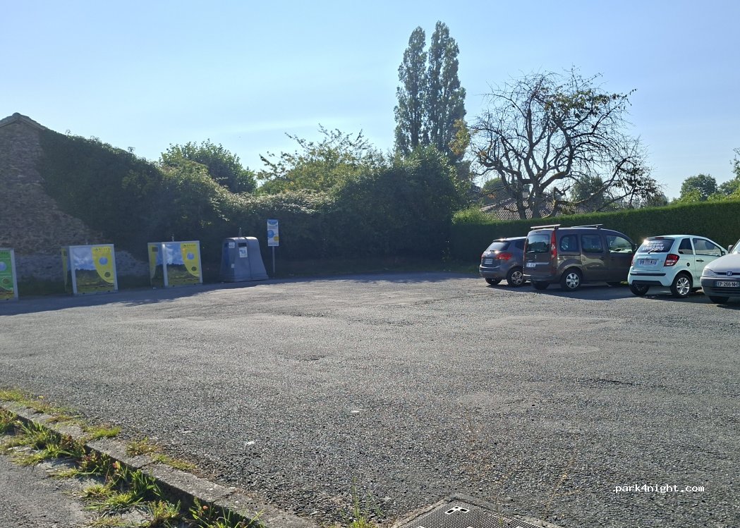 (87230) Châlus - Rue Chabrol — foto 2
