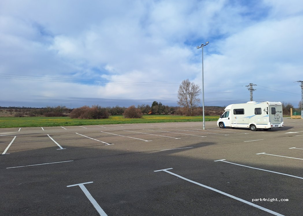 (24391) Santovenia de la Valdoncina - Urbanización la Vega — foto 3