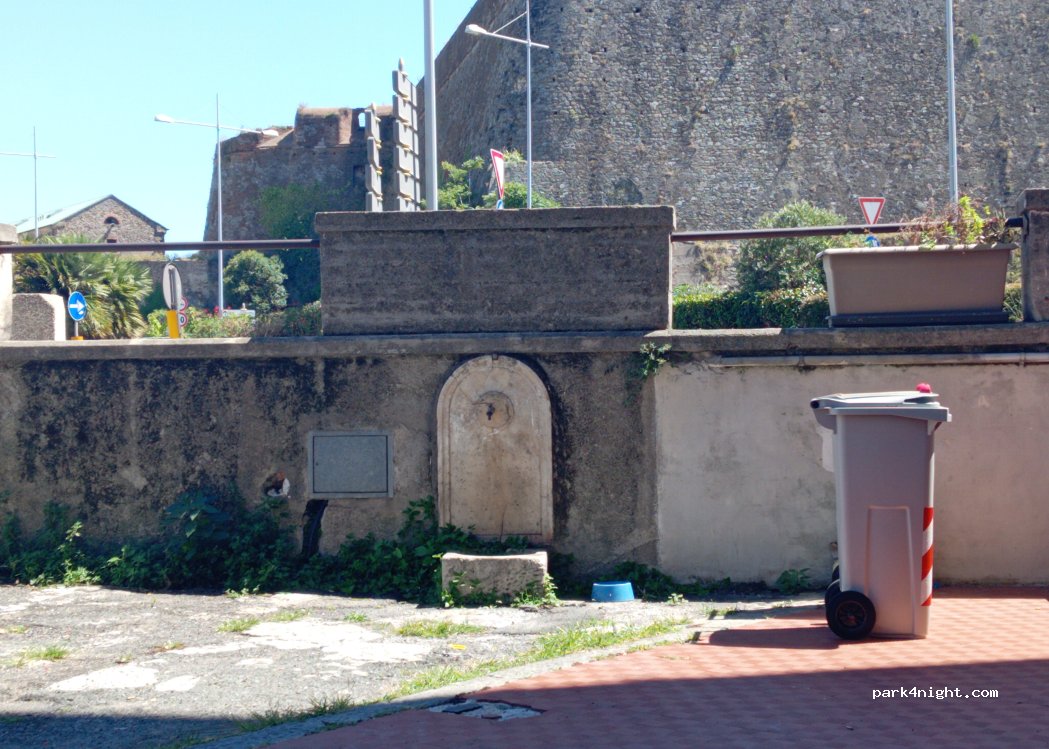 (17100) Savona - Via Untoria — foto