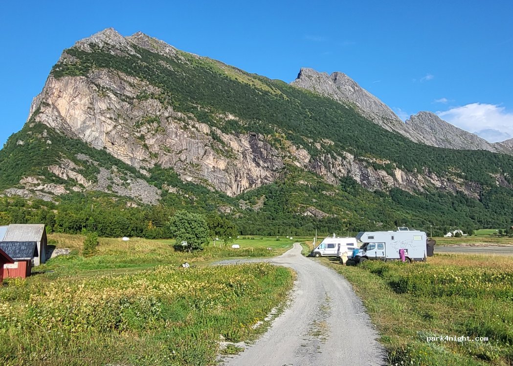 (8283) Nordskott - Naustnesveien — foto