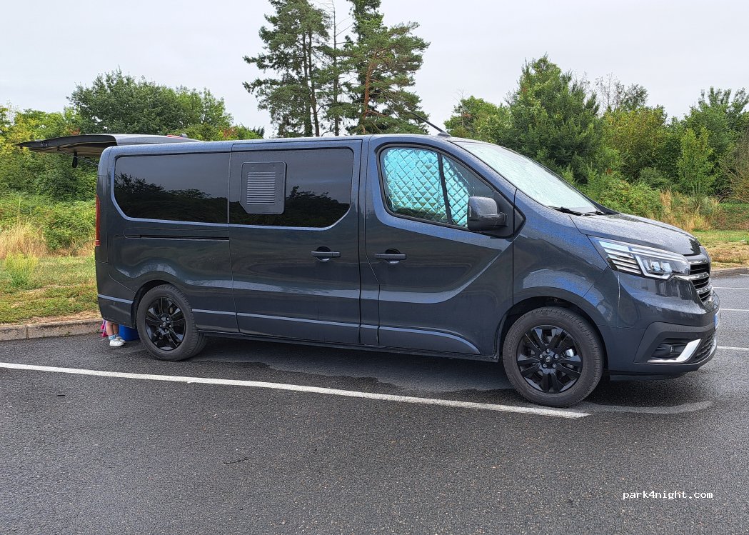 (37500) Rivière - 571 000 — foto