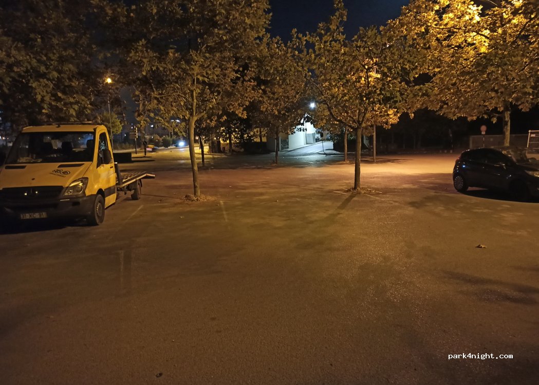 (2805-155) Laranjeiro - Avenida Henrique Barbeitos — foto 2