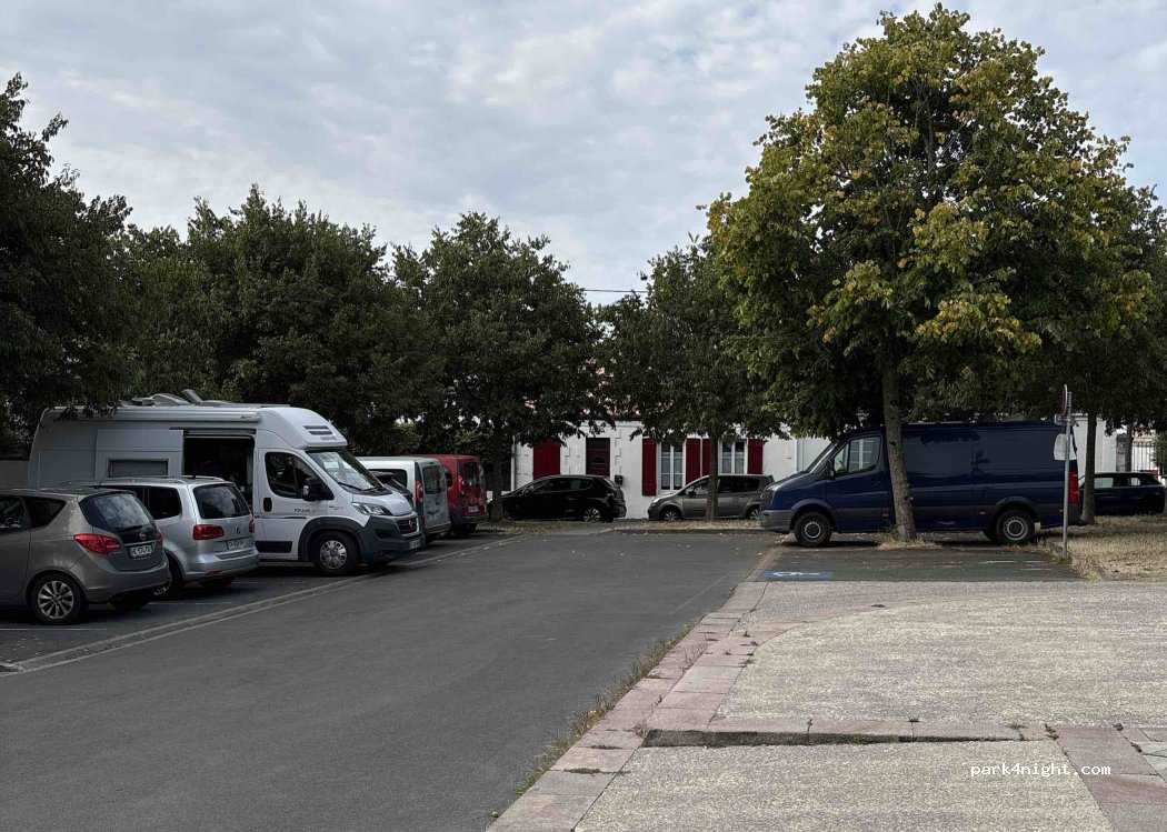 (17000) La Rochelle - Place de la Genette — foto 3