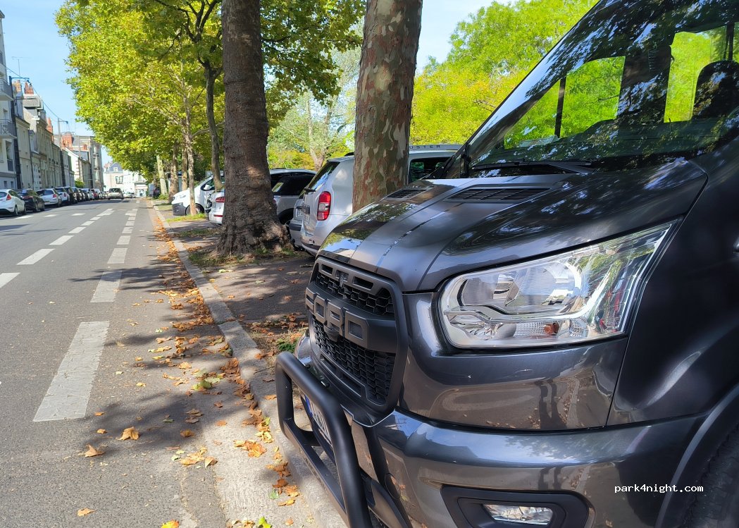(3700) Tours - Rue Desaix — foto