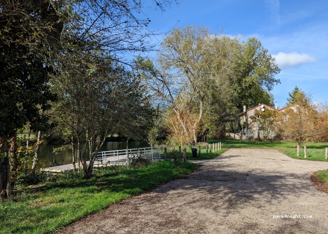 (24490) La Roche-Chalais - 60 Prés du Pont — foto 4