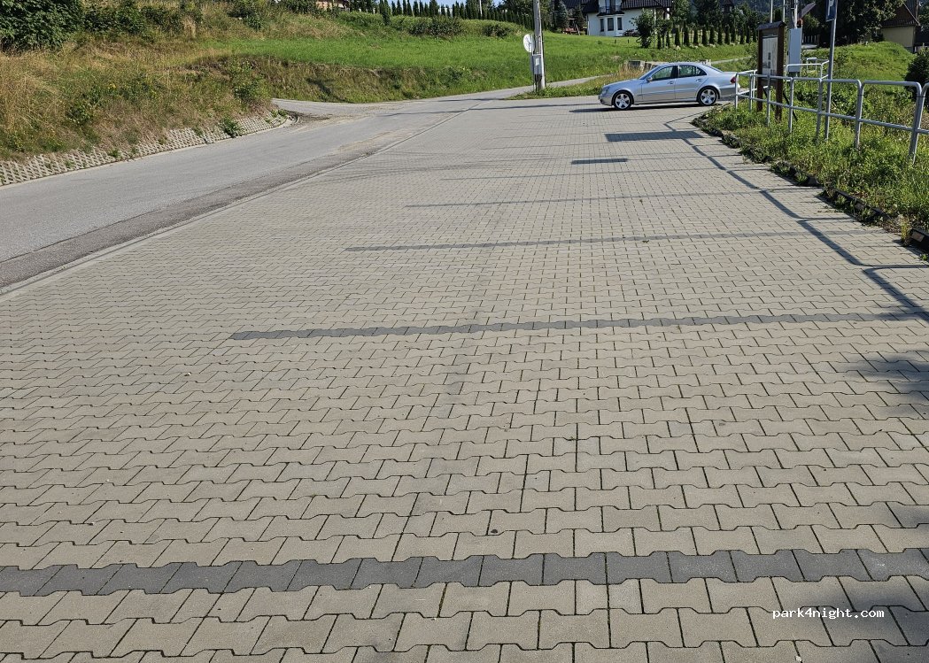 (24-240) Krzeczów - Unnamed Road — foto