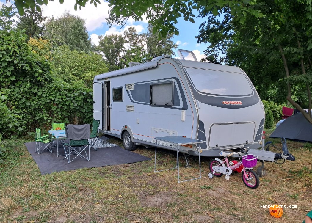 Vándorsólyom Camping — foto