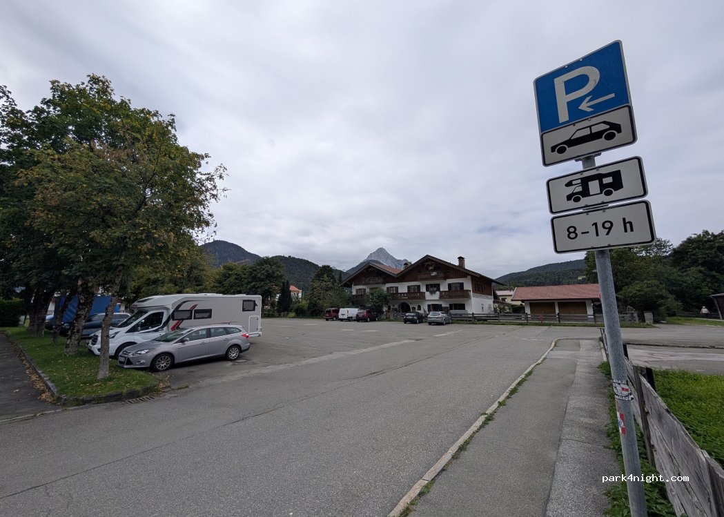 (82481) Mittenwald - Isarauenstraße — foto