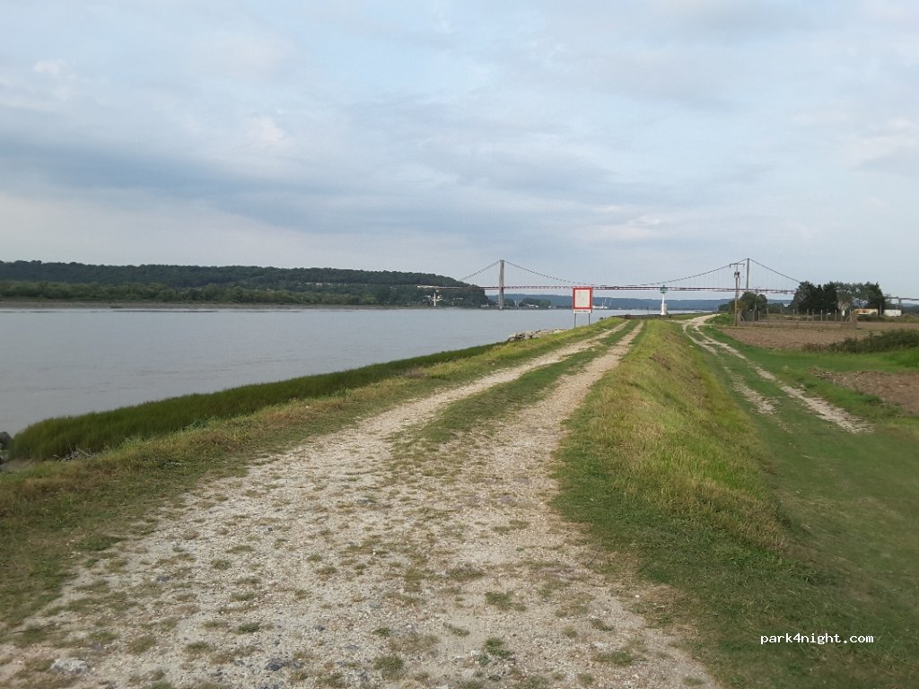 (27680) Marais-Vernier - Unnamed Road — foto