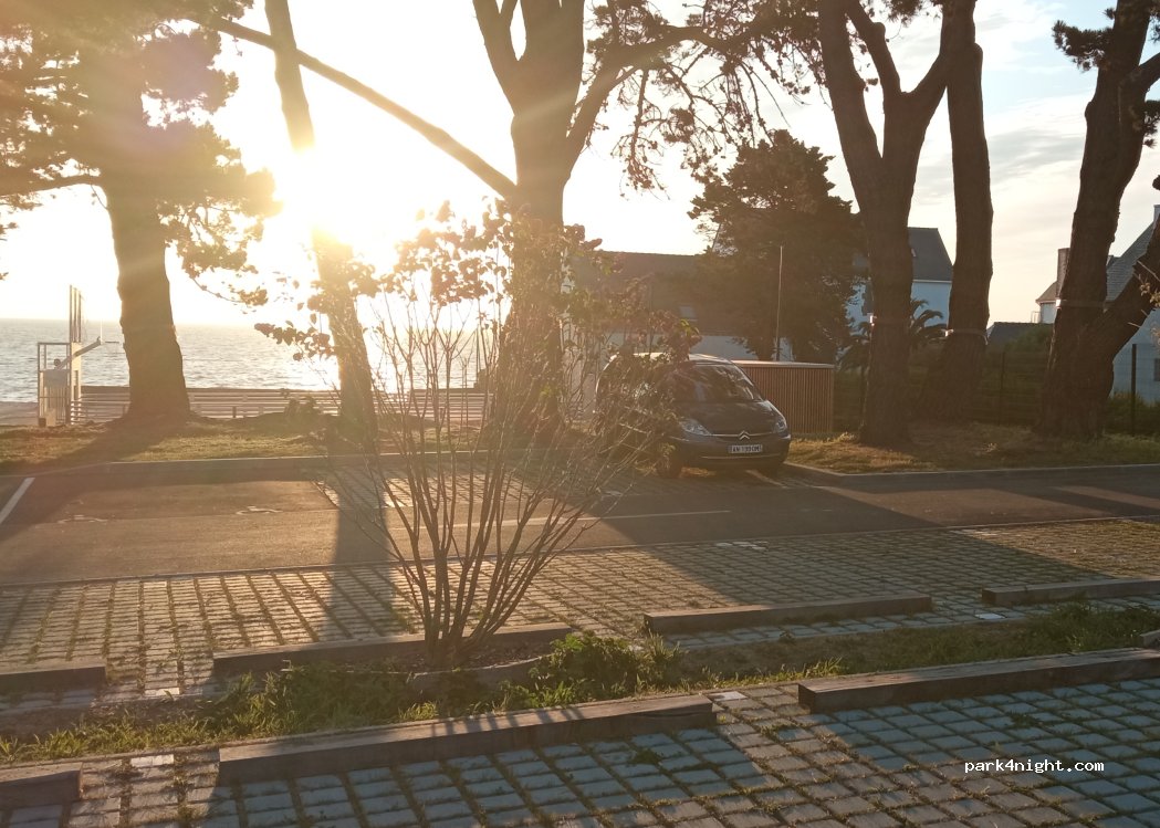 (56510) Saint-Pierre-Quiberon - Rue Marthe Delpirou — foto 2