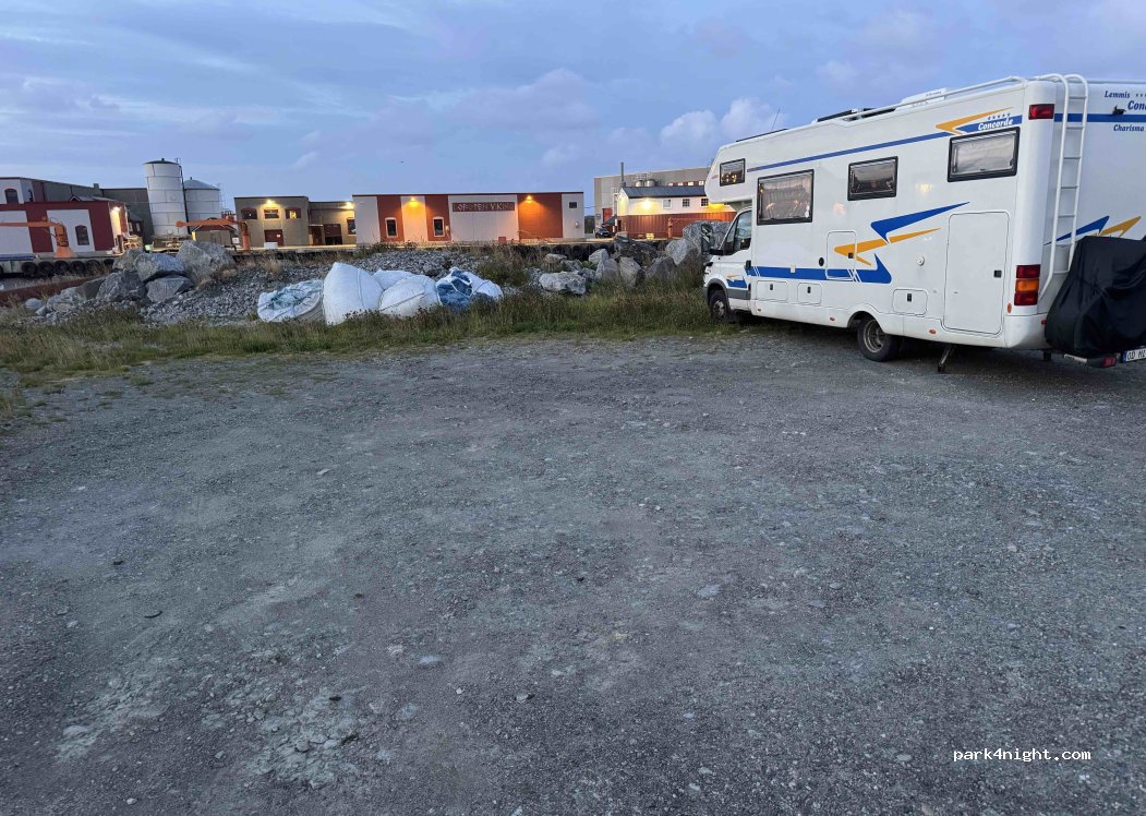 (8063) Værøy - Røstnesvågen — foto 2