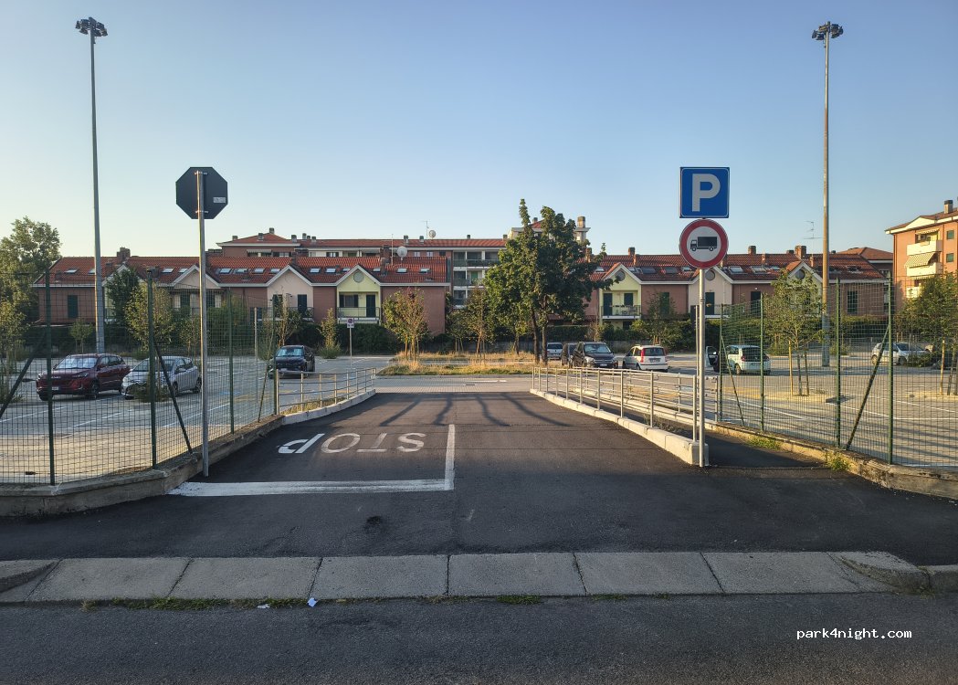 (20017) Rho - Via Odescalchi — foto