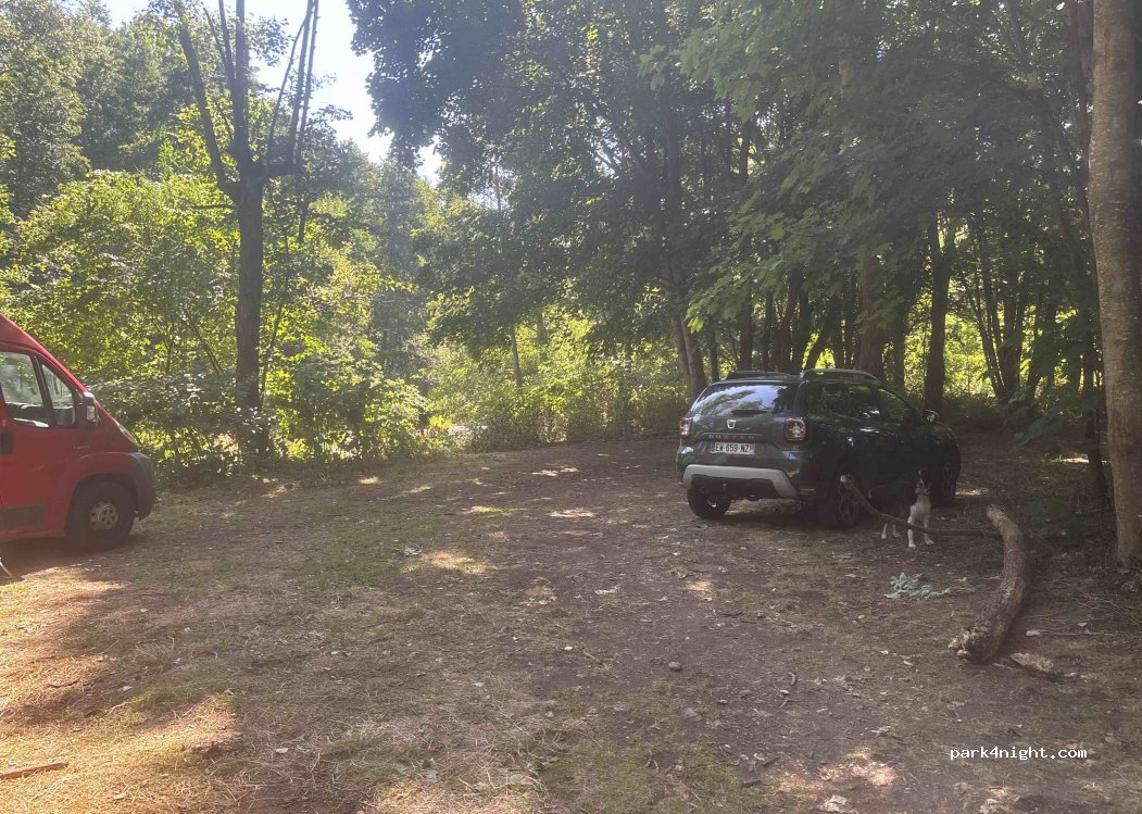 (42130) Trelins - Route du Stade — foto