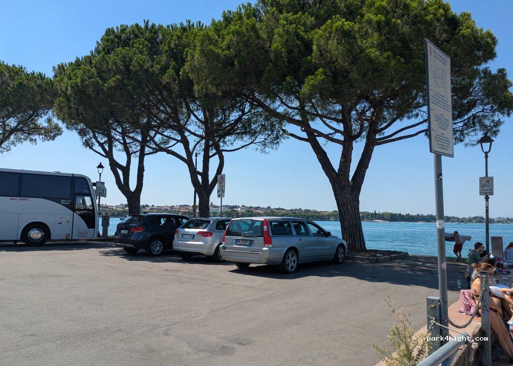 (37019) Peschiera del Garda - Lungolago Garibaldi — foto 2