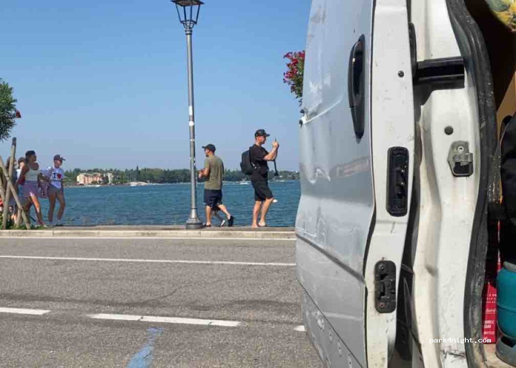 (37019) Peschiera del Garda - Lungolago Garibaldi — foto 3
