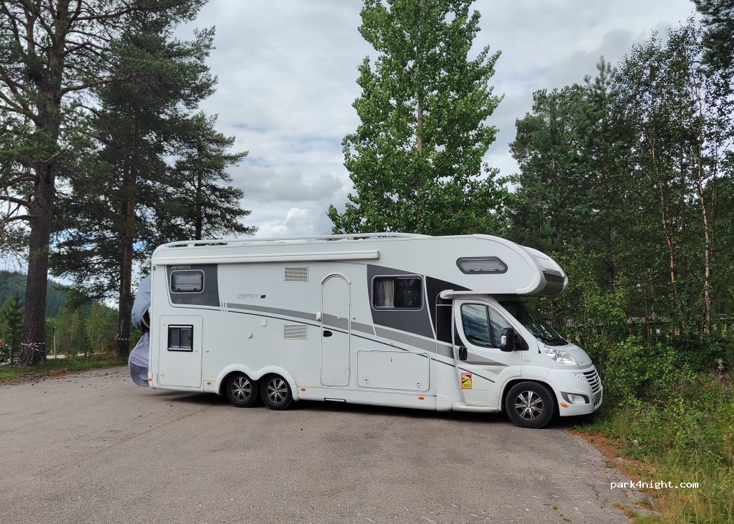 () Skaulo - Storvägen — foto