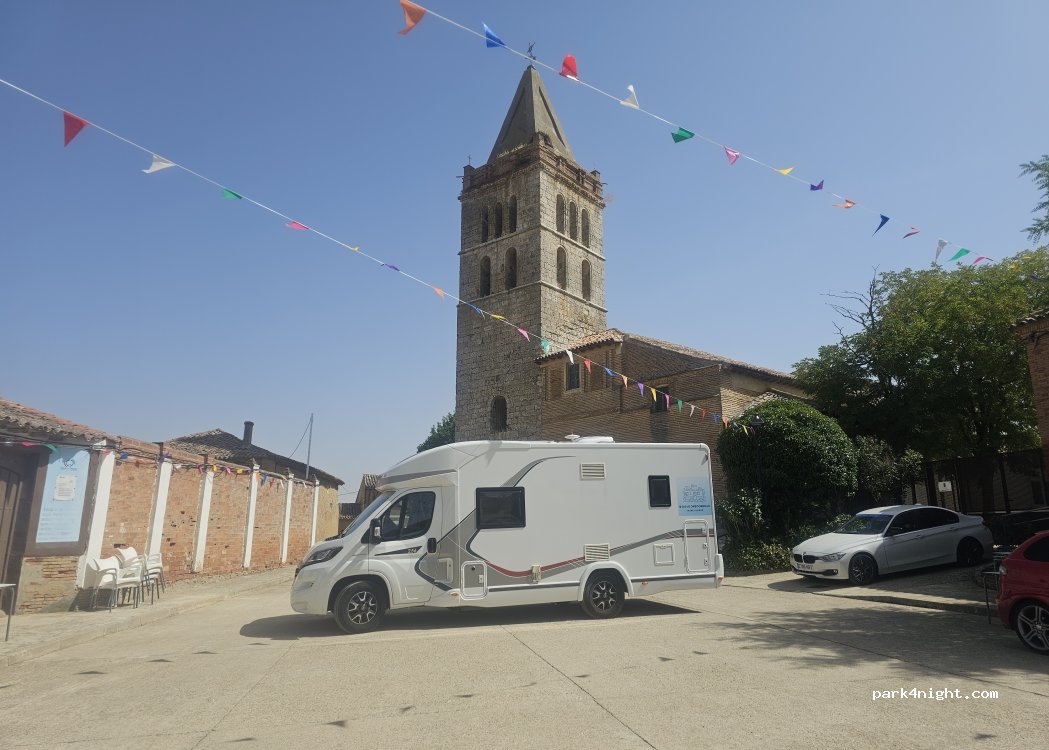 (47606) Gatón de Campos - Plaza de Ruiz Ocaña — foto