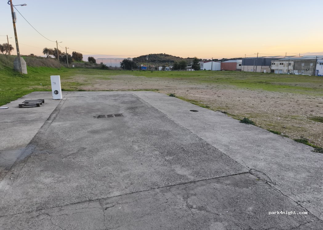 (7170-054) Redondo - Av. de Gien 13 — foto