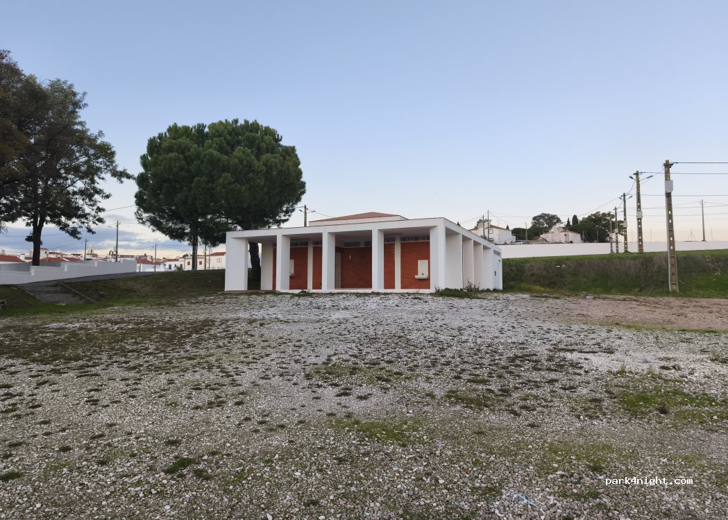 (7170-054) Redondo - Av. de Gien 13 — foto 2