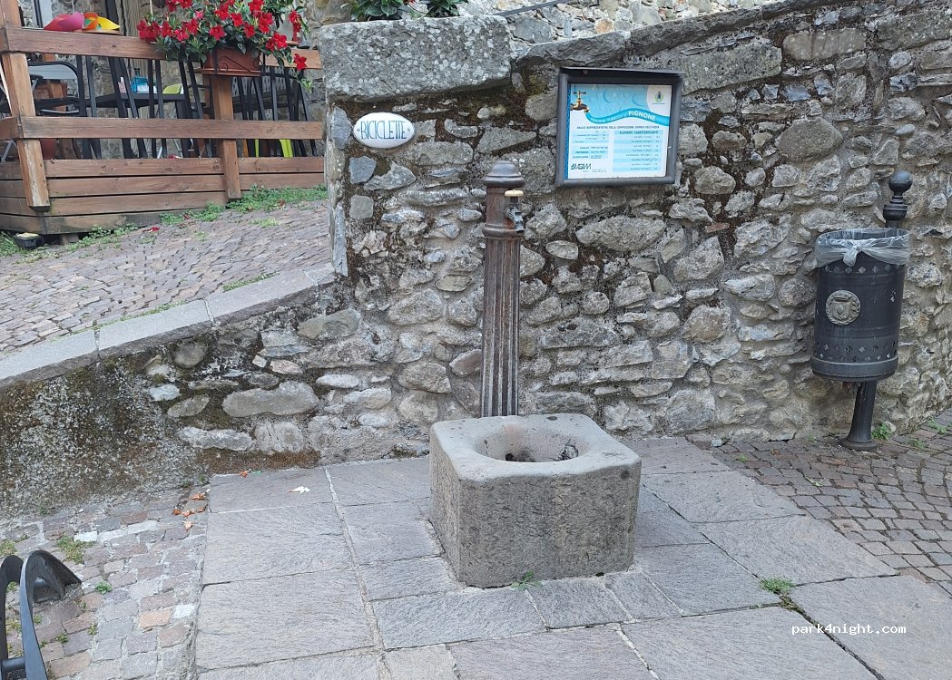 (19020) Pignone - Via Raffaele Bellani — foto