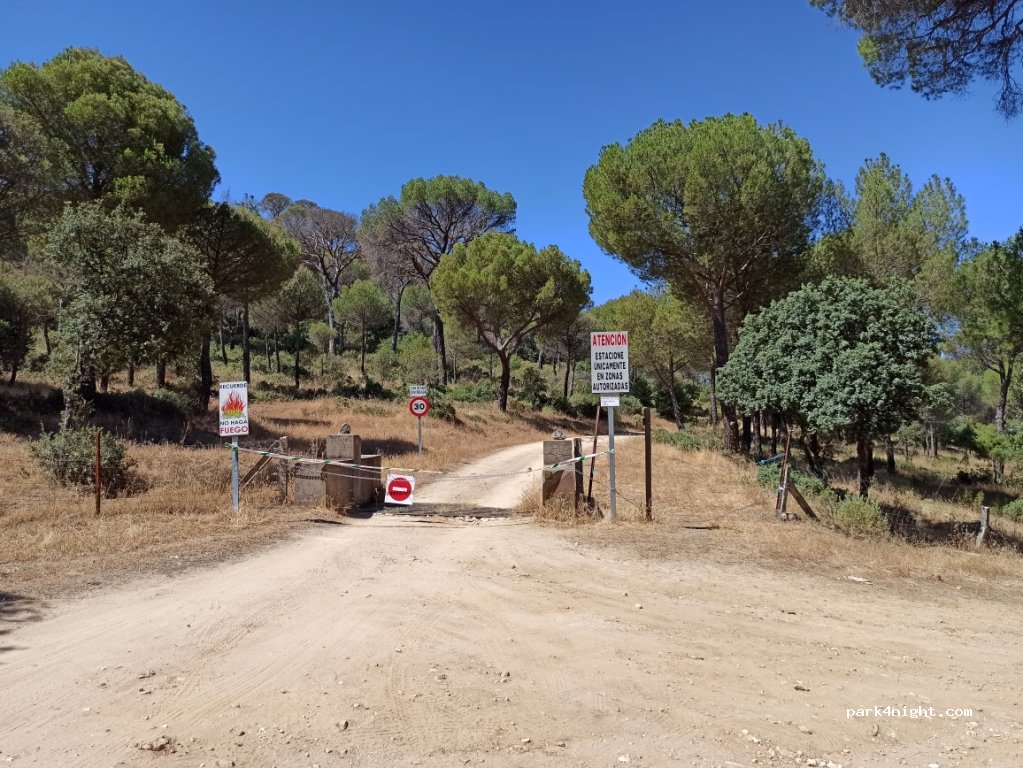 (28680) San Martín de Valdeiglesias - Unnamed Road — foto