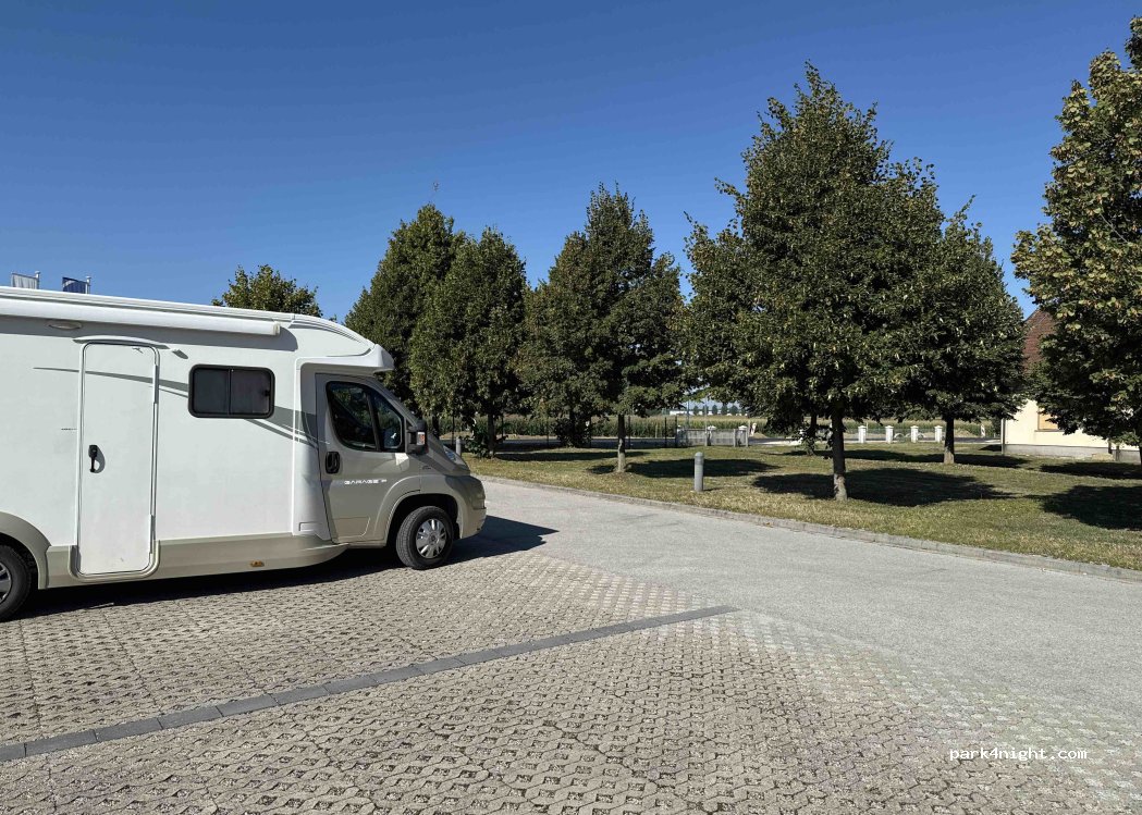 (9220) Lendava / Lendva - Lendavska cesta / Lendvai út — foto 2