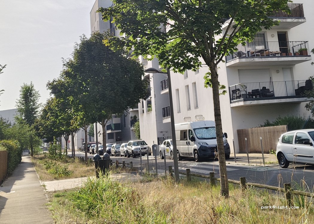(33300) Bordeaux - Rue Paule Marrot — foto