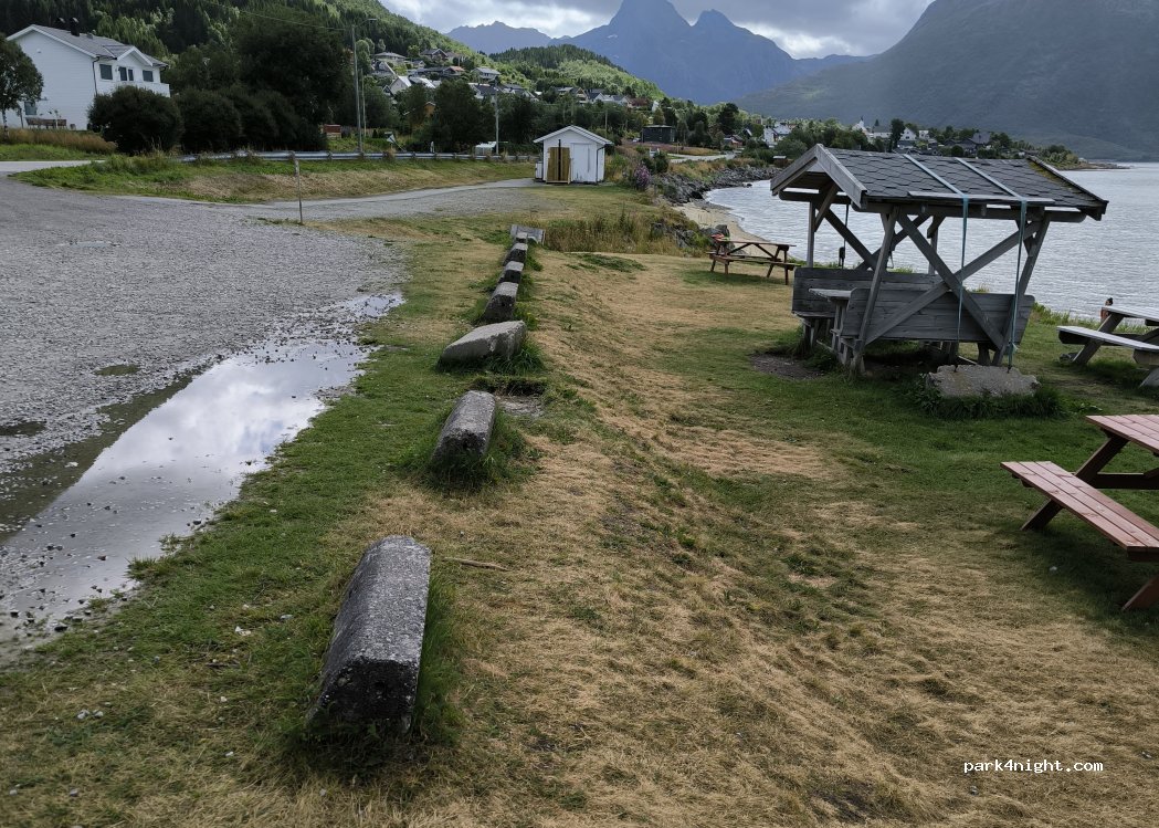 (8406) Sigerfjord - Sigerfjordveien — foto 2