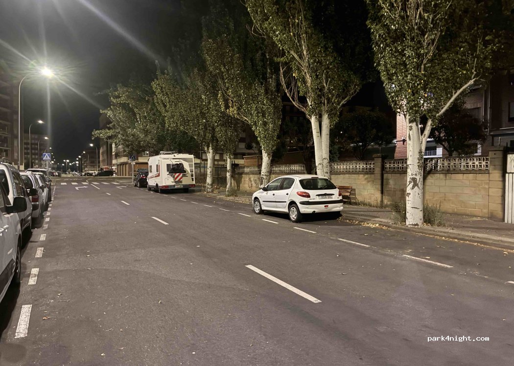 (24007) León - Calle Asociación de Laringectomizados de León — foto
