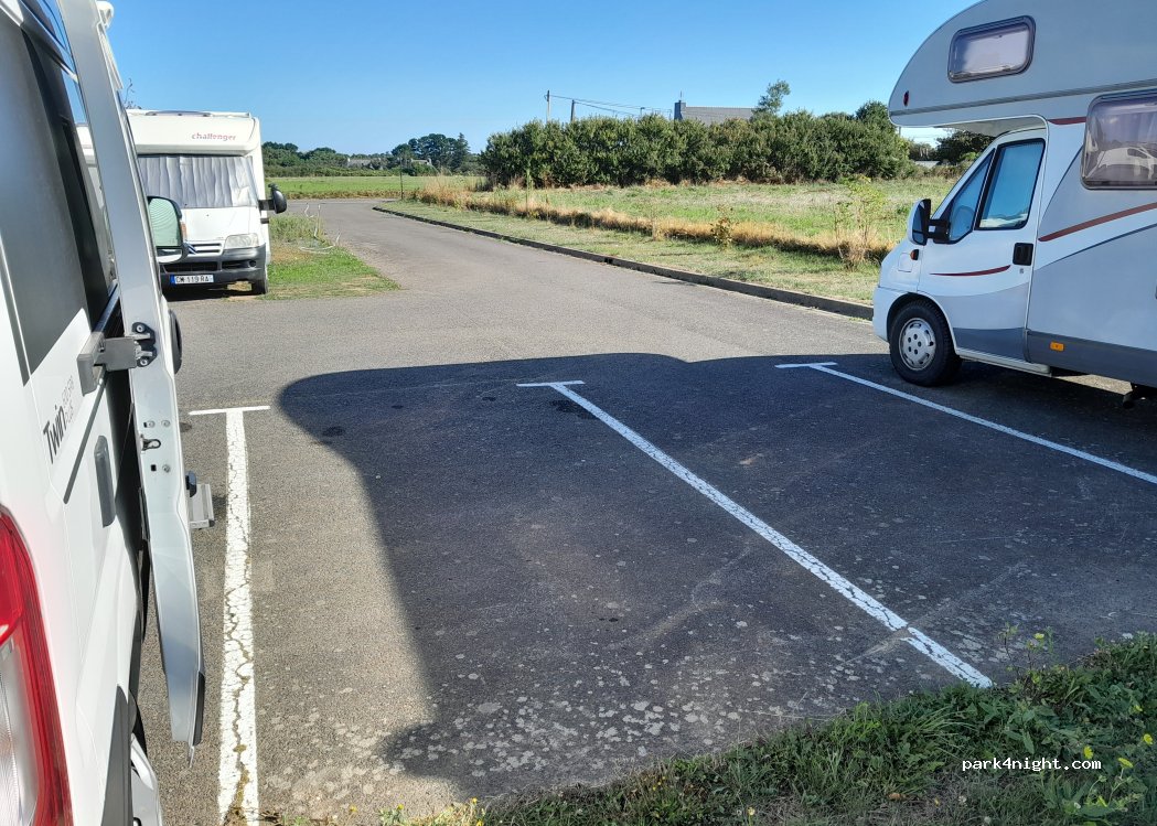 (29740) Plobannalec-Lesconil - Rue des Genêts — foto