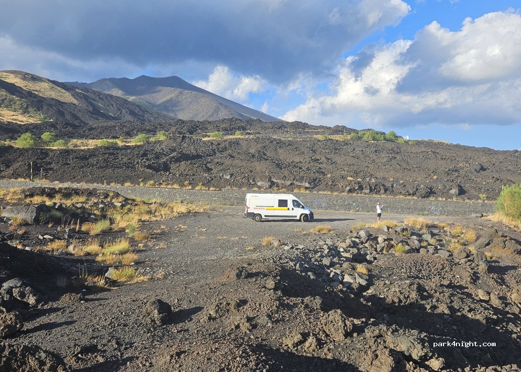 (95030) Nicolosi - Via Etna — foto