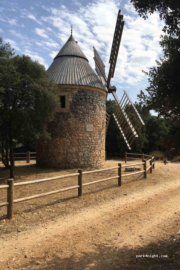 (30700) La Capelle-et-Masmolène - Chemin des Casels — foto 2