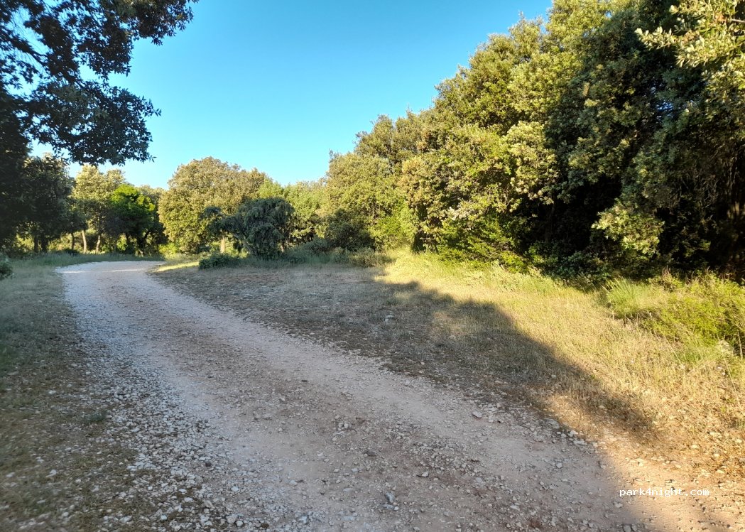 (30700) La Capelle-et-Masmolène - Chemin des Casels — foto 3
