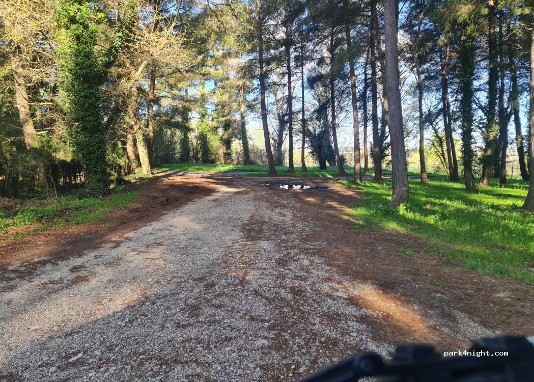 (30390) Vallabrègues - D 2 — foto